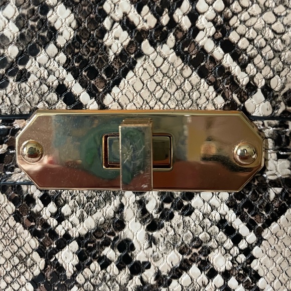 Target Handbag - Picture 3 of 3